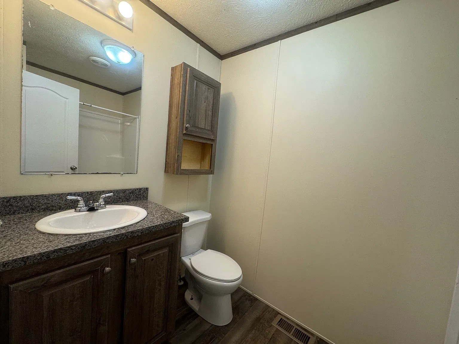 3 bed, 1056 sqft, $949 — Photo 4