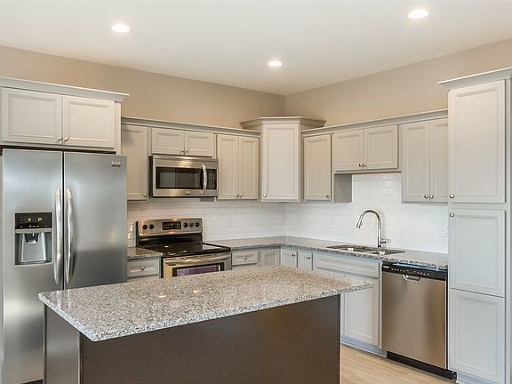 2nd image of 1110 Mary Ln