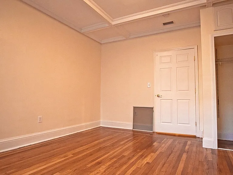 61 Thatcher St #32 — Photo 8