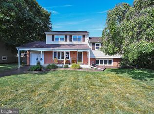 1740 Longview Dr, Lancaster, PA 17601