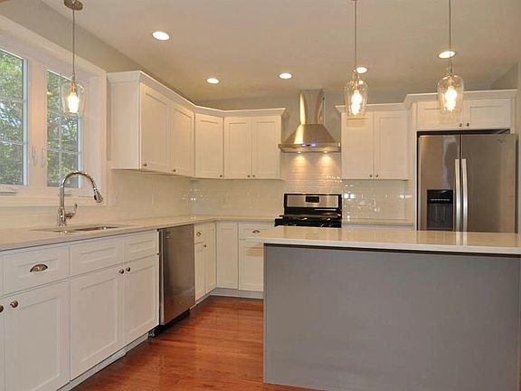 4th image of 1196 Charles St #3