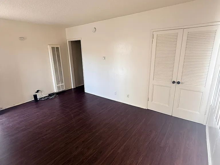 3920 W 113th St #5 — Photo 9