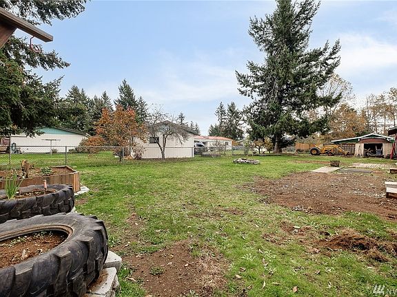 5th image of 11921 240th Avenue Ct E