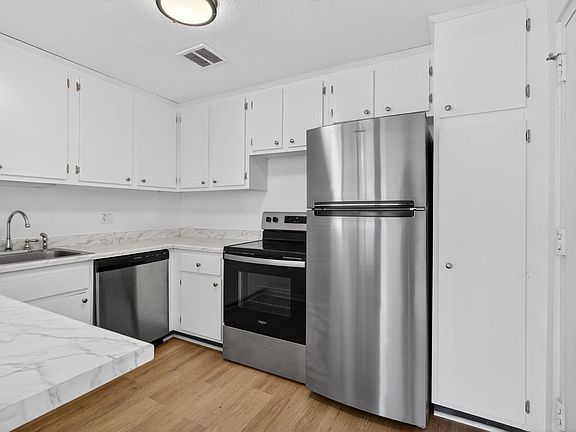 2nd image of A1 Colonial Dr Unit 10