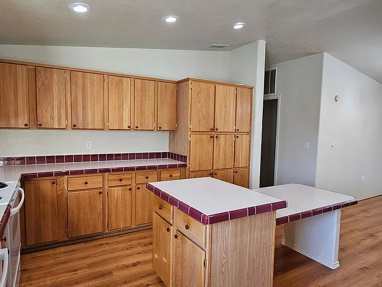 3312 Upper River Rd — Photo 9