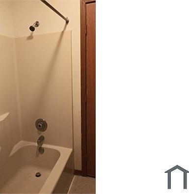 4th image of 300 Knoll Creek Dr