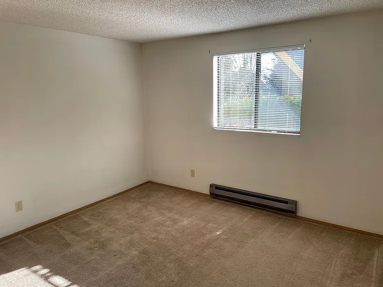 690 NW Atalanta Way #OAK — Photo 3