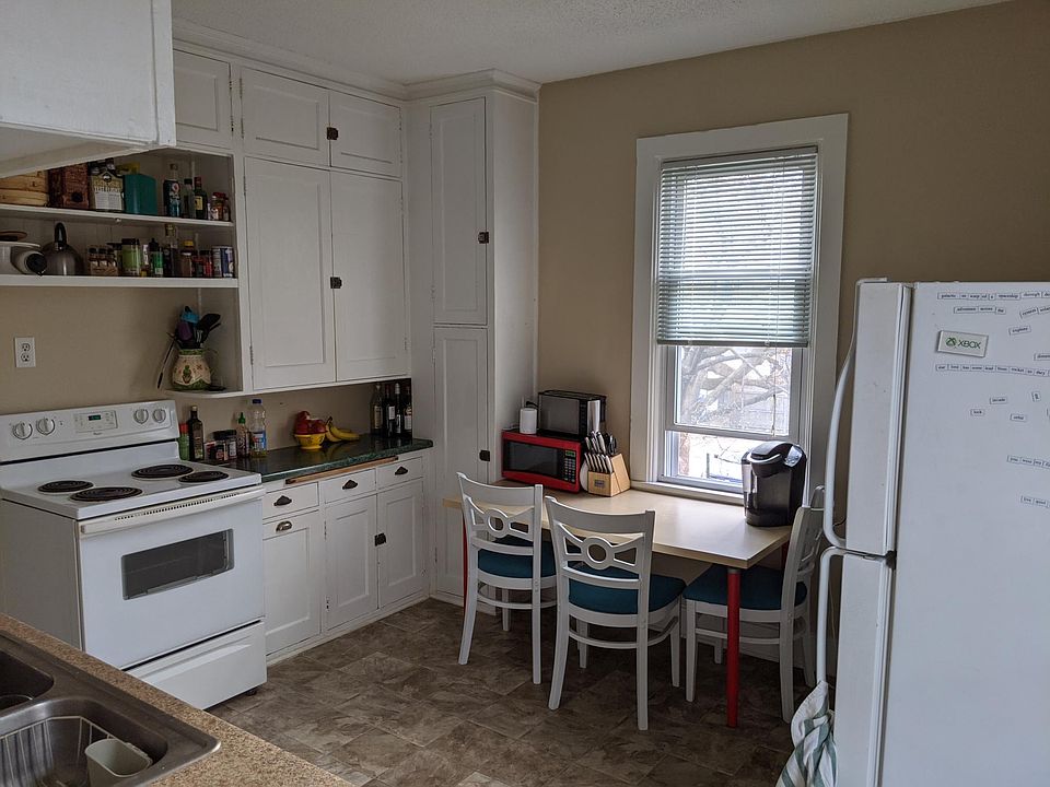 1st image of 435 Fairview Ave N #3