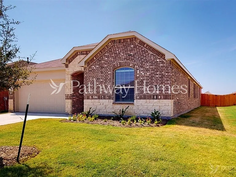 929 Rusty Spur Ln — Photo 2