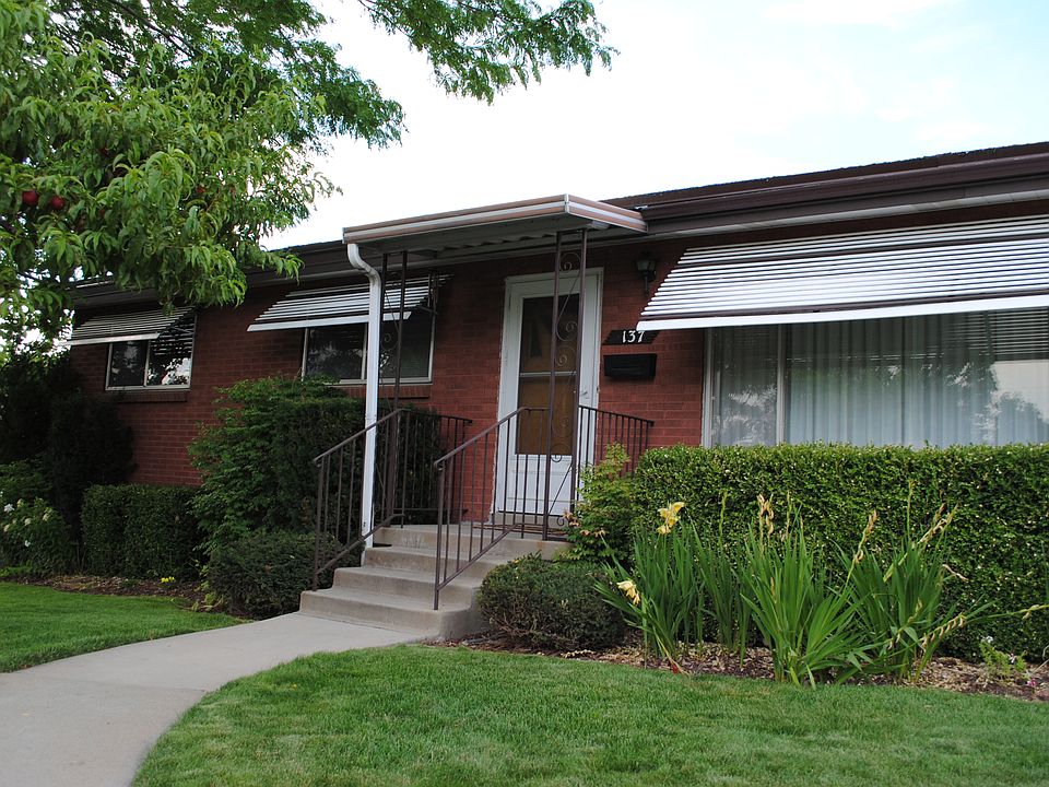 Exterior, Front of House.