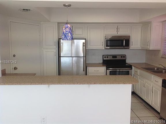 4th image of 1301 NE Miami Gardens Dr APT 815W