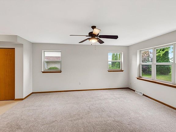 3rd image of 1331 Swordleaf Ln