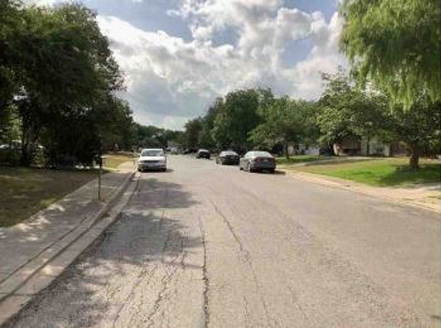 Exterior Neighborhood (street photo)