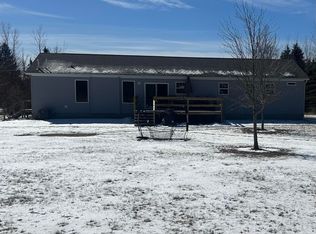 1712 W Mount Forest Rd, Pinconning, MI 48650