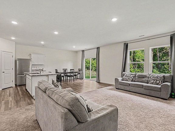5th image of 900 Berkeley Glen Rd
