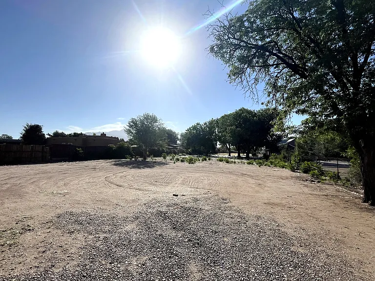 16_Large_Lot_View_06112026
