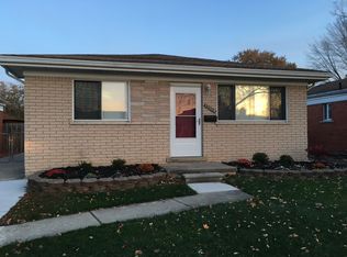 23324 Elaine St, Saint Clair Shores, MI