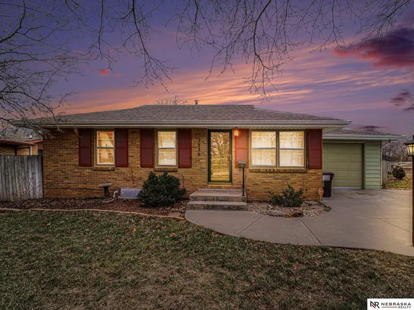 7235 Dudley St, Lincoln, NE 68505