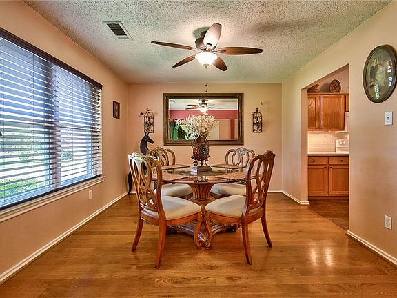 5th image of 1913 Sterling Ct