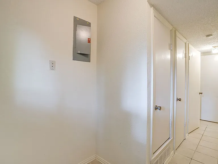 127 Allencrest Dr — Photo 34