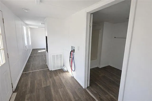 3 bed, 1.0 bath, 880 sqft, $1,100 — Photo 4