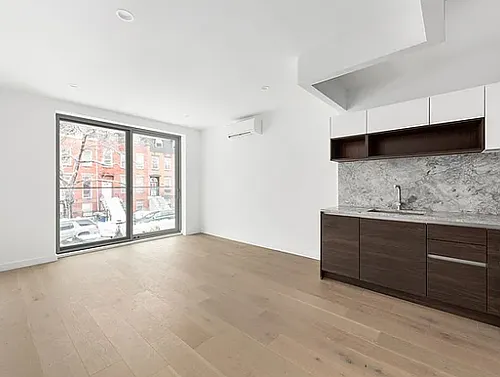 18 Van Buren St #2F Photo 1