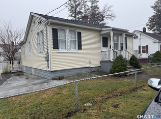 153 Marigold Ave, Bridgeport, CT 06606