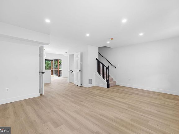 5th image of 5919 Crown St