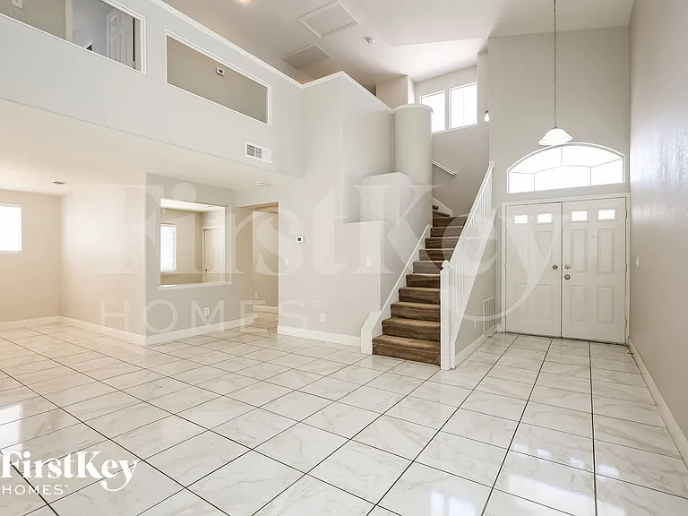 8041 Hilliard Ave — Photo 7