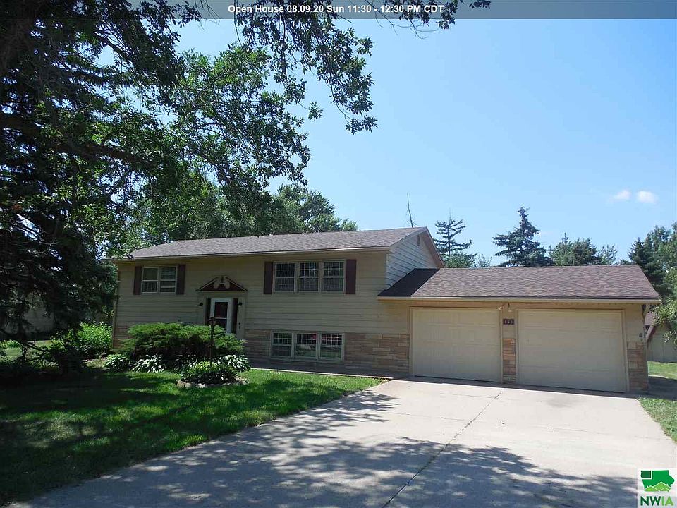1st image of 452 Fair Oaks Dr
