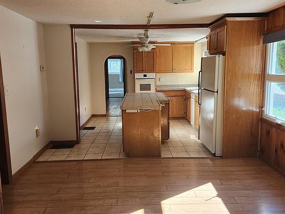5th image of 508 W Graham Dr