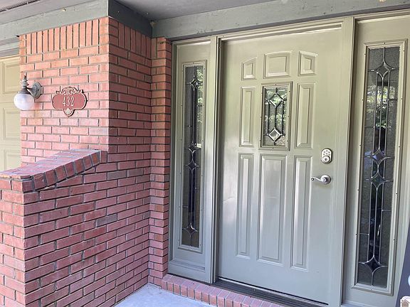 3rd image of 432 Edgewood Dr