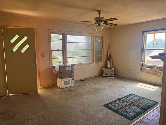 3rd image of 250 1st St