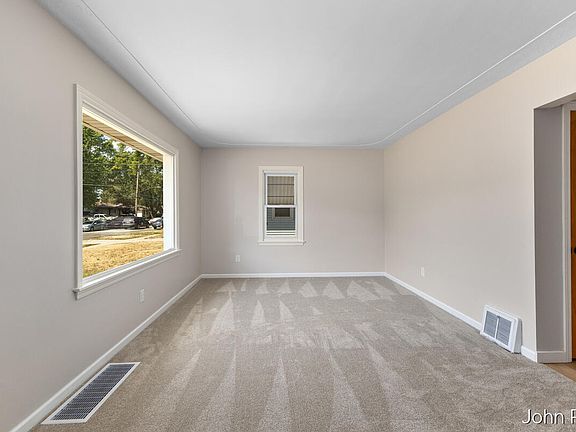 4th image of 247 43rd St SW
