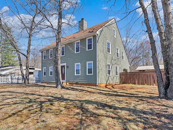 4th image of 102 Chasewood Ln