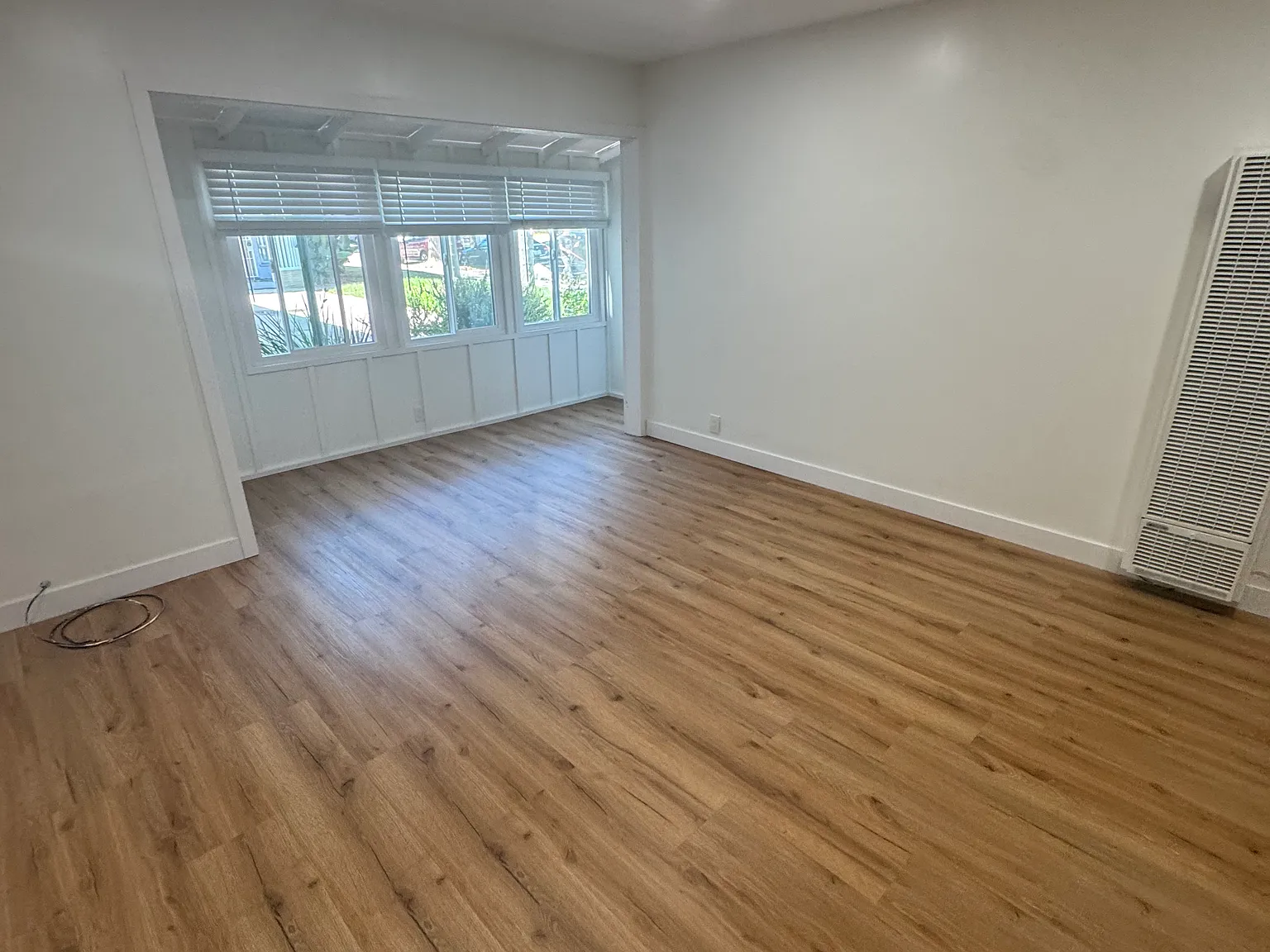 Studio, $2,400 — Photo 1