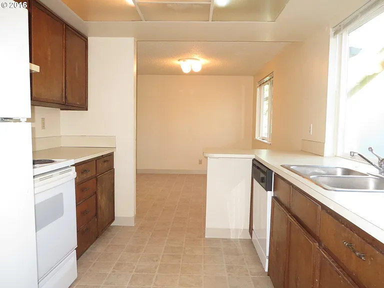 270 54th St #K/L — Photo 15
