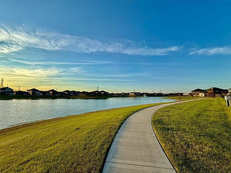 15515 Islandview Ln — Photo 13