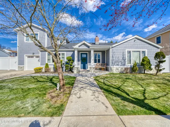 37 Albourne Ave E, Staten Island, NY 10312
