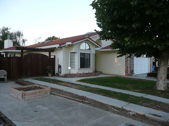 2nd image of 840 Somme Ave