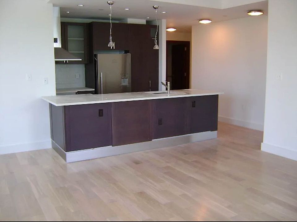 1st image of 31-01 Vernon Blvd #309