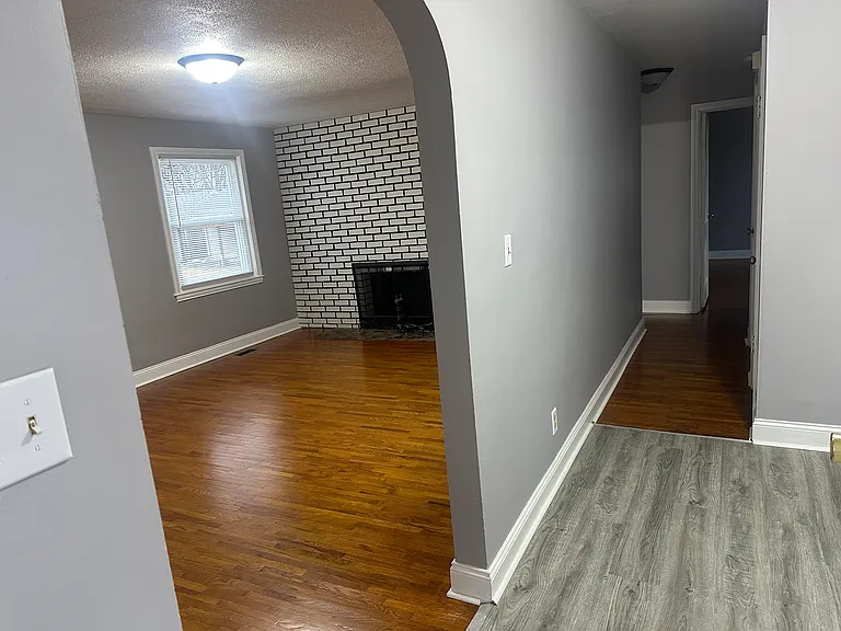 2919 S Center St — Photo 6