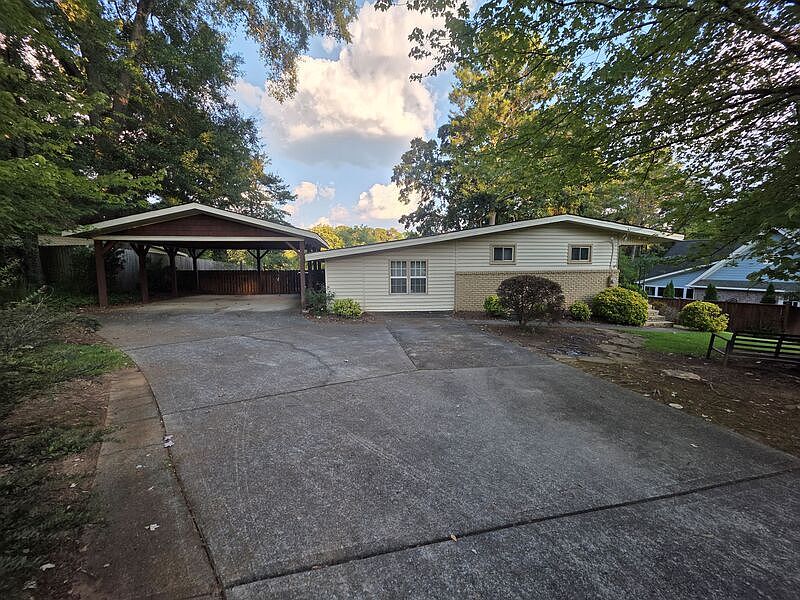 1st image of 3659 Ashwood Dr SE