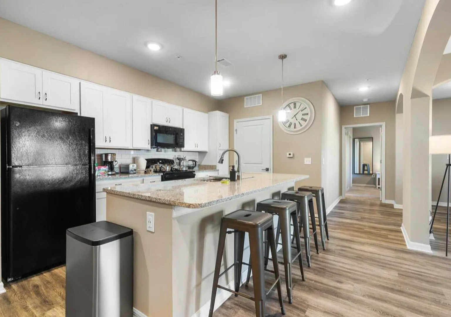 Lovely Apartment in Melbourne FL with Pool, Gym and Laundry — Photo 4