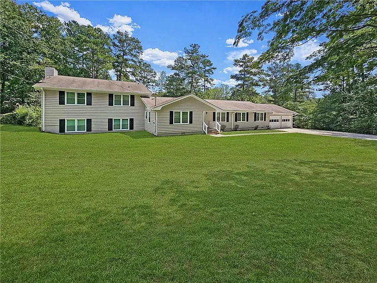 5949 James Rd — Photo 3