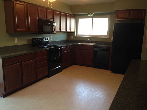 2nd image of 30500 Ledgecliff Ave
