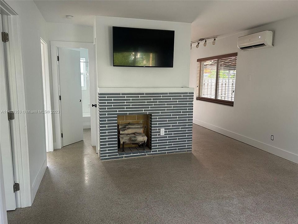 1st image of 1123 NE 10th St #2