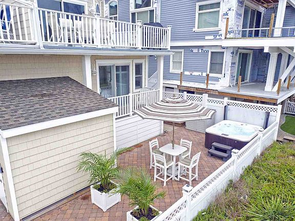 3rd image of 6221 Pleasure Ave #S