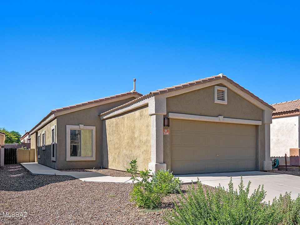 1st image of 218 E Calle Puente Azul