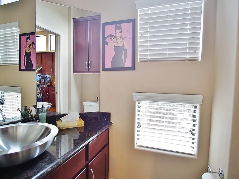 818 Lester St — Photo 13